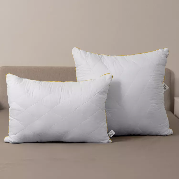 Подушка "Уют" микрофибра золото