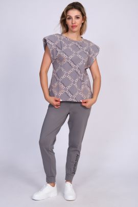 Женский костюм с брюками и футболкой 347