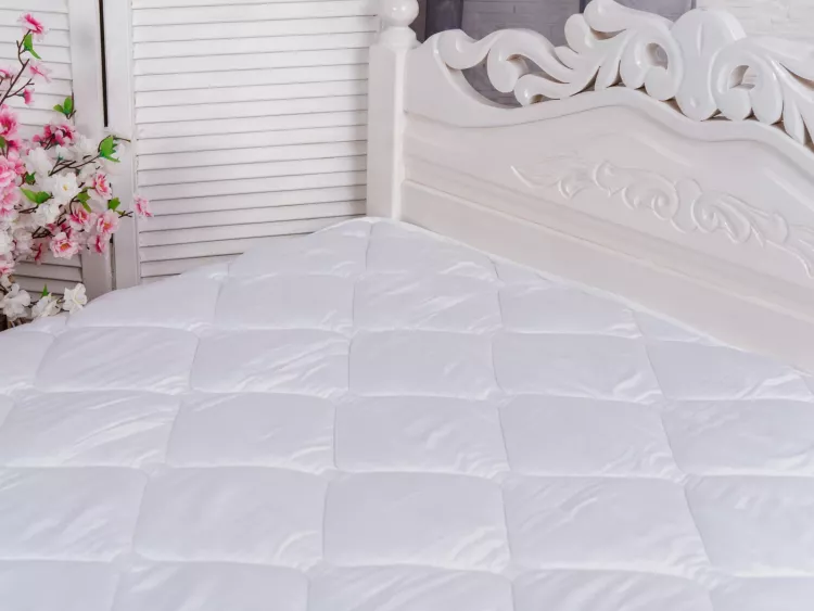 Одеяло "Лебяжий пух" всесезонное п/э (бел)