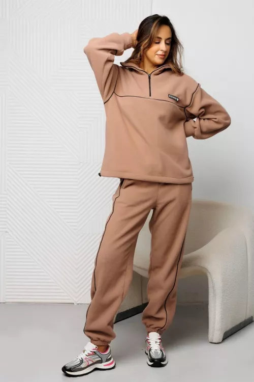 Костюм 424 бежевый последний размер